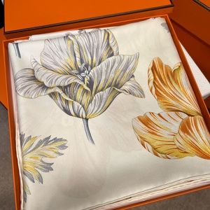 Hermes Tulipomanie scarf 90cm Brand new